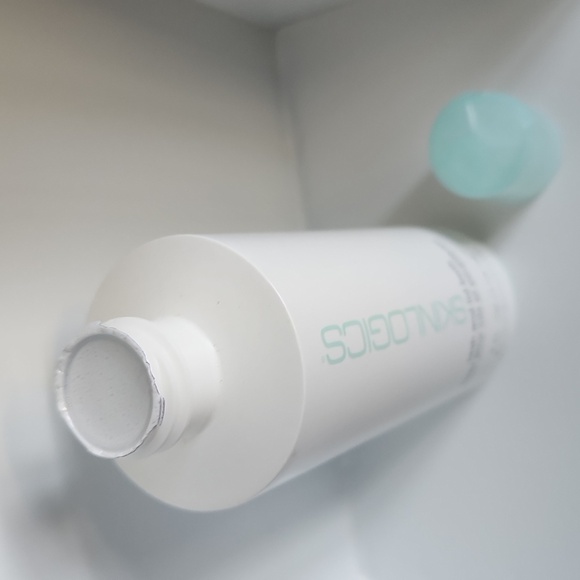 BeautiControl Skin logics Lash & Lid Bath - Picture 2 of 3